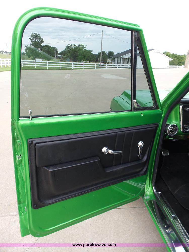 image for item BZ9555 1972 Chevrolet C10 pickup truck