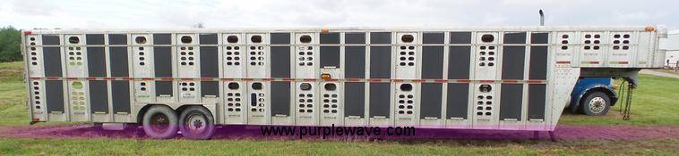 image for item CD9943 1997 Wilson P5GN838R livestock trailer