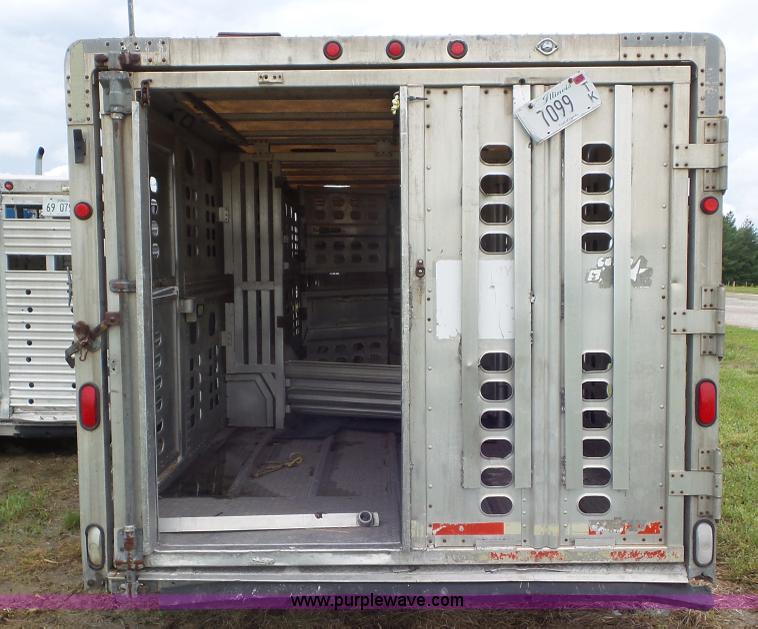 image for item CD9943 1997 Wilson P5GN838R livestock trailer