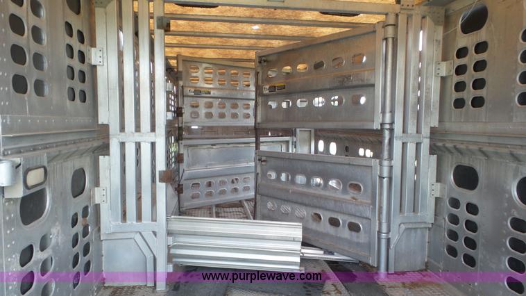image for item CD9943 1997 Wilson P5GN838R livestock trailer