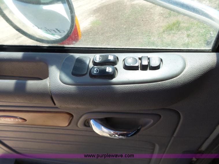 image for item J4098 2007 Peterbilt 386 semi truck