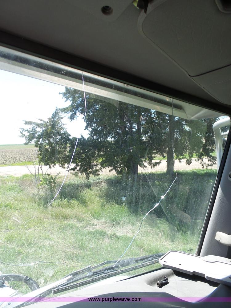 image for item J4098 2007 Peterbilt 386 semi truck