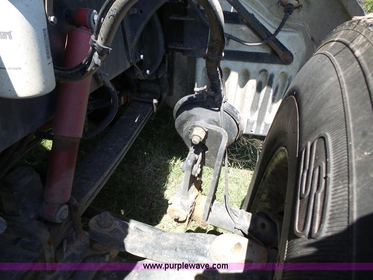 image for item J4098 2007 Peterbilt 386 semi truck