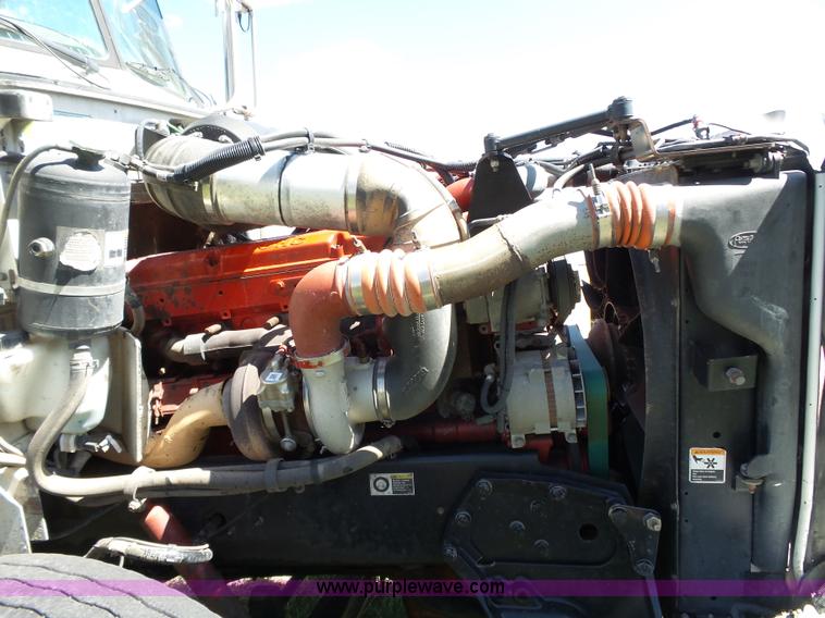 image for item J4098 2007 Peterbilt 386 semi truck