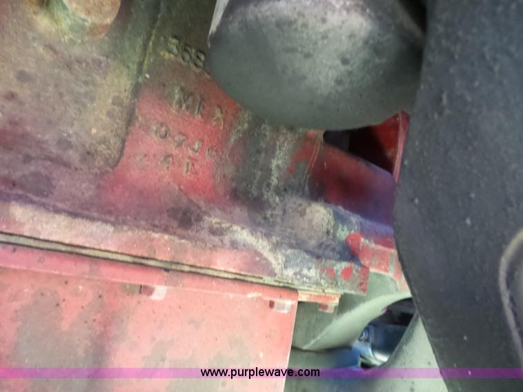 image for item J4098 2007 Peterbilt 386 semi truck