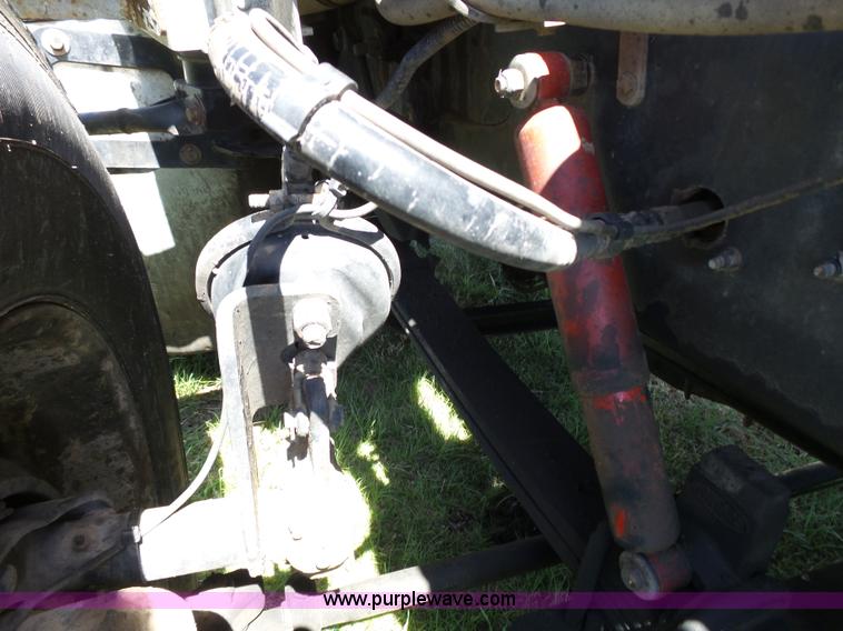 image for item J4098 2007 Peterbilt 386 semi truck