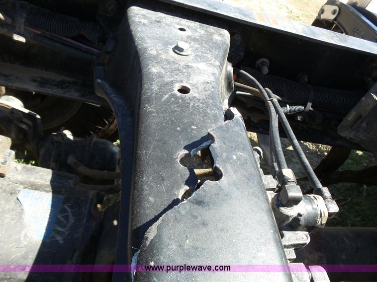 image for item J4098 2007 Peterbilt 386 semi truck