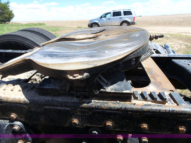 image for item J4098 2007 Peterbilt 386 semi truck