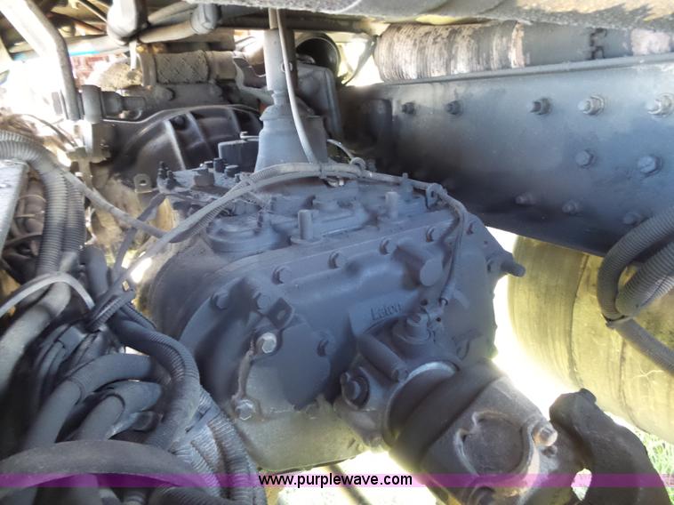 image for item J4098 2007 Peterbilt 386 semi truck