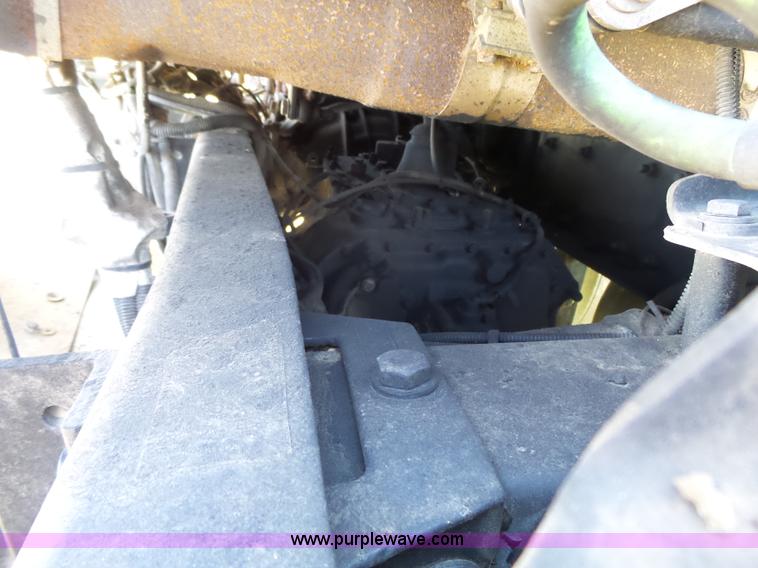 image for item J4098 2007 Peterbilt 386 semi truck