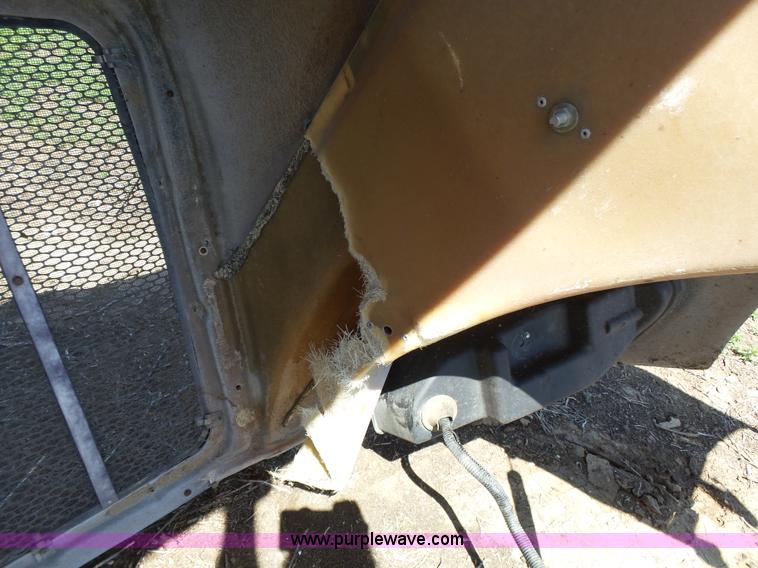 image for item J4098 2007 Peterbilt 386 semi truck