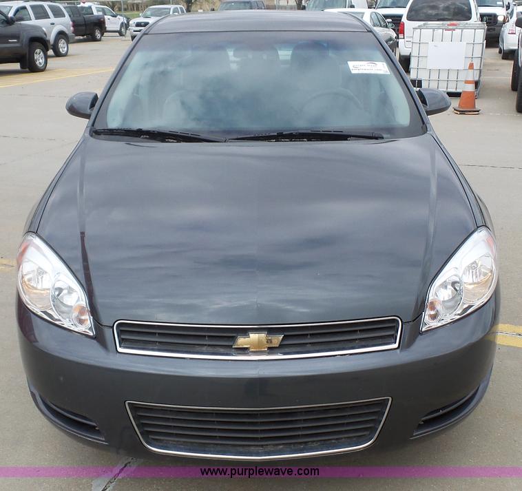 image for item J4194 2011 Chevrolet Impala LS