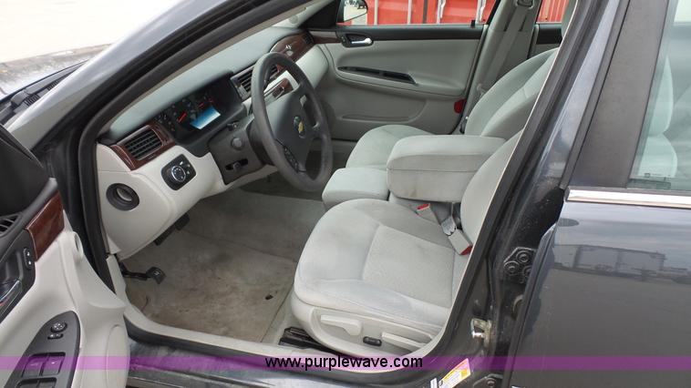 image for item J4194 2011 Chevrolet Impala LS