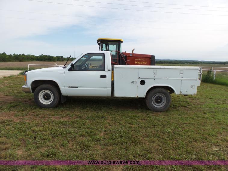 image for item J4934 1992 Chevrolet Cheyenne 2500 utility truck