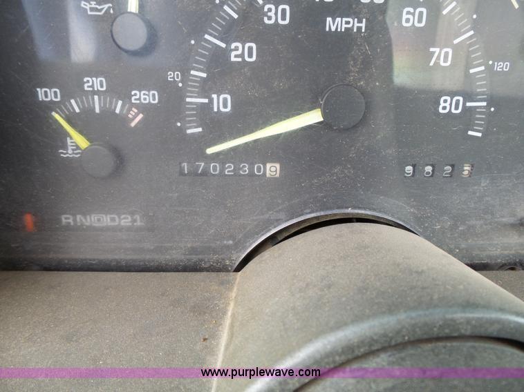 image for item J4934 1992 Chevrolet Cheyenne 2500 utility truck