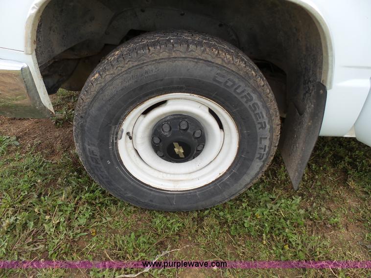 image for item J4934 1992 Chevrolet Cheyenne 2500 utility truck