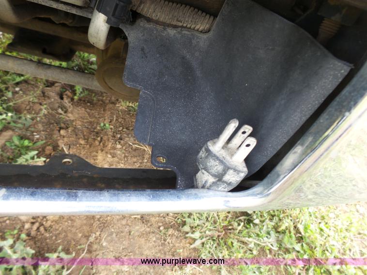 image for item J4934 1992 Chevrolet Cheyenne 2500 utility truck