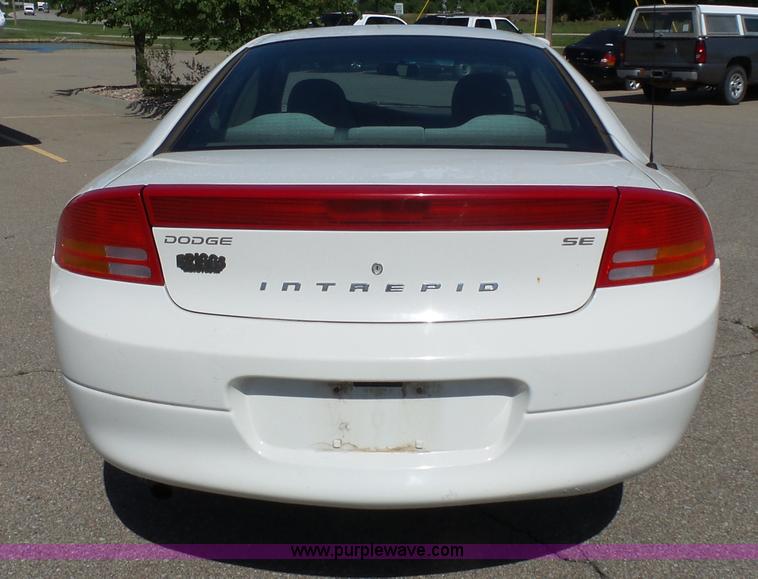 image for item J4937 2002 Dodge Intrepid SE