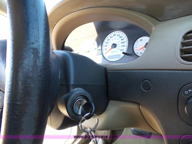 image for item J4937 2002 Dodge Intrepid SE