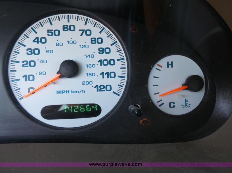 image for item J4937 2002 Dodge Intrepid SE