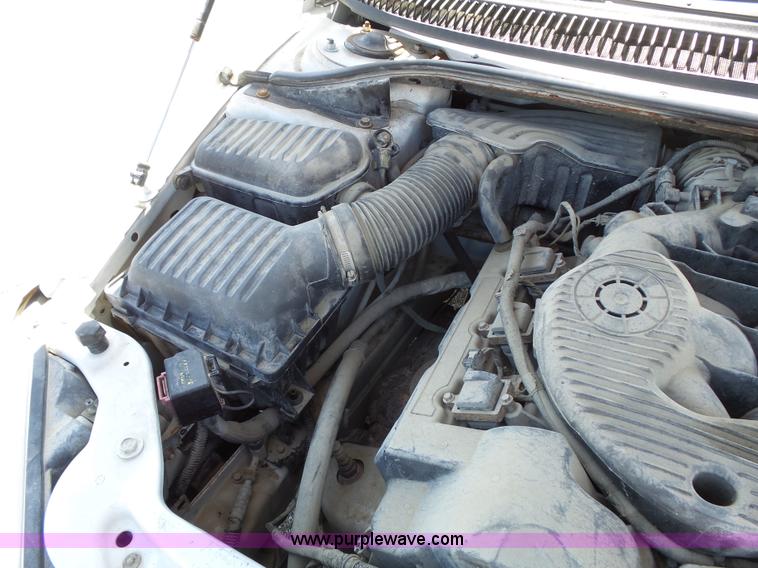 image for item J4937 2002 Dodge Intrepid SE