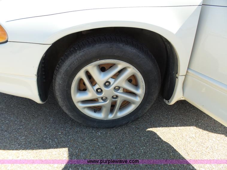 image for item J4937 2002 Dodge Intrepid SE