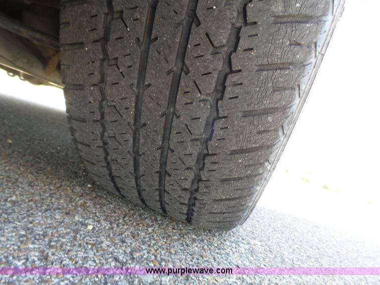 image for item J4937 2002 Dodge Intrepid SE