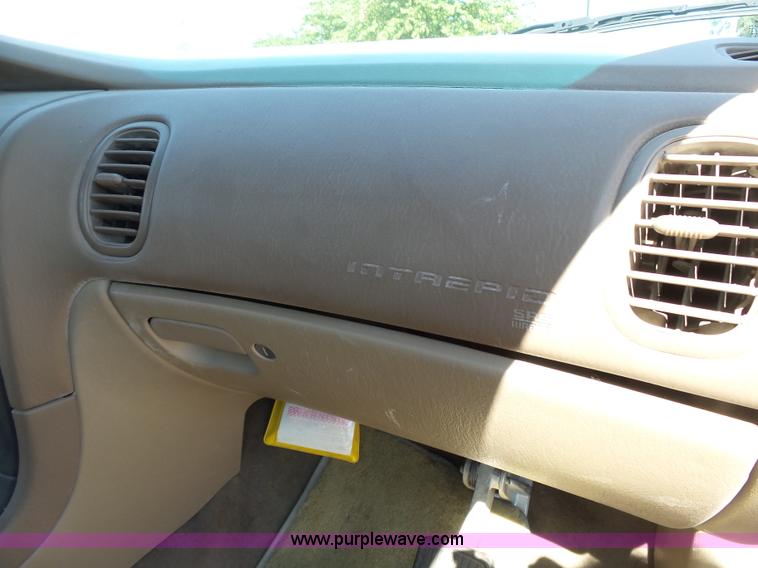 image for item J4937 2002 Dodge Intrepid SE