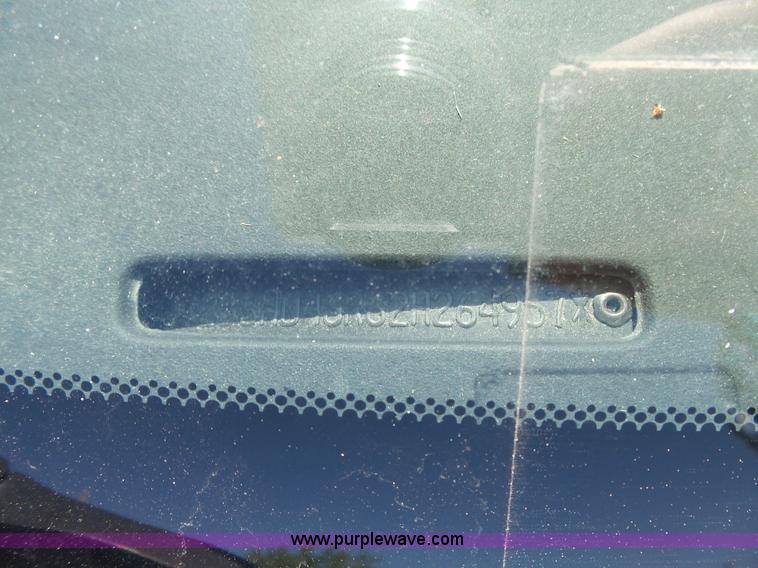 image for item J4937 2002 Dodge Intrepid SE