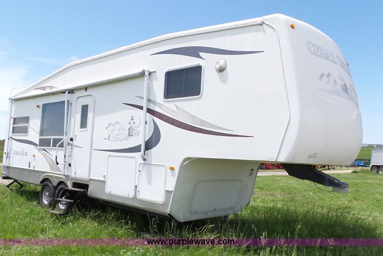 image for item J4949 2004 Cedar Creek camper