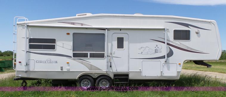 image for item J4949 2004 Cedar Creek camper