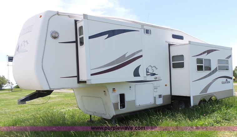 image for item J4949 2004 Cedar Creek camper