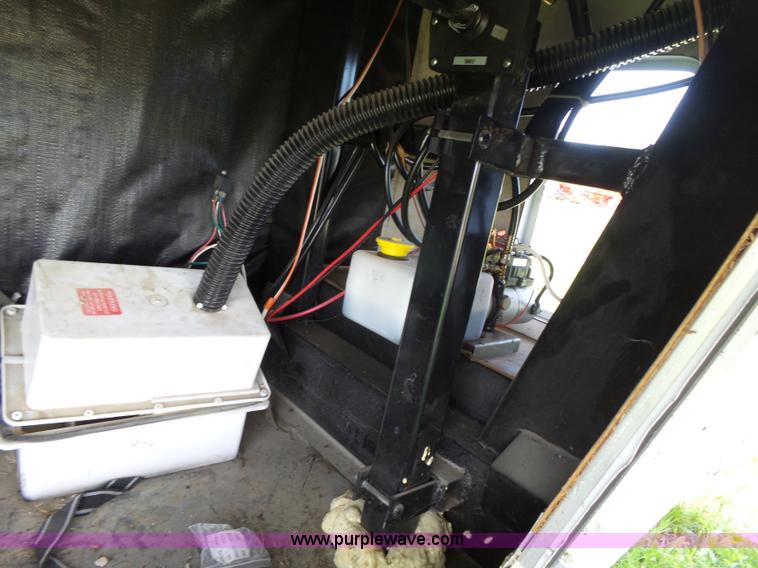 image for item J4949 2004 Cedar Creek camper