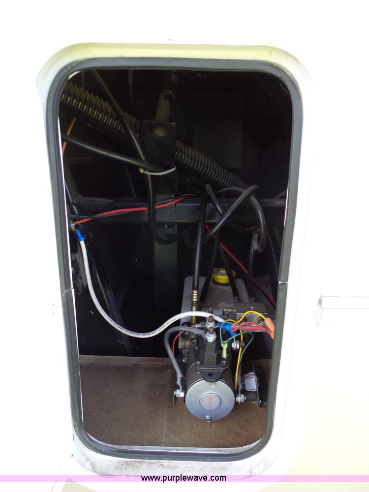 image for item J4949 2004 Cedar Creek camper