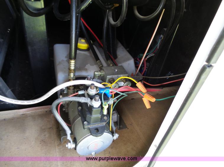 image for item J4949 2004 Cedar Creek camper