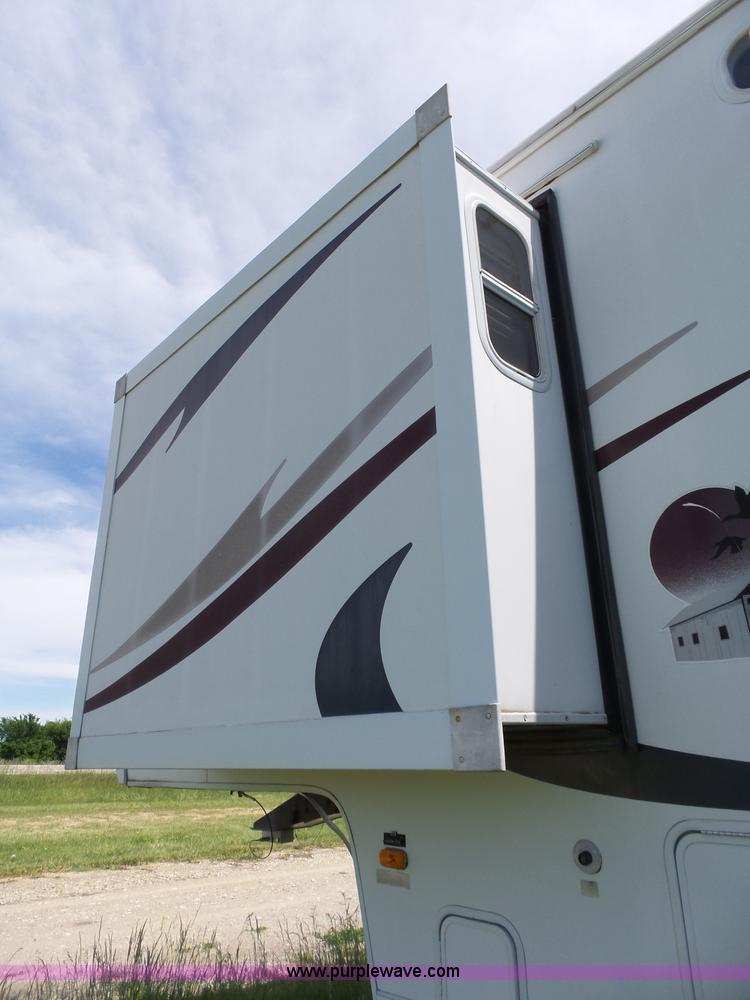 image for item J4949 2004 Cedar Creek camper