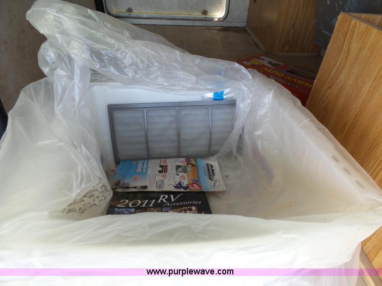 image for item J4949 2004 Cedar Creek camper