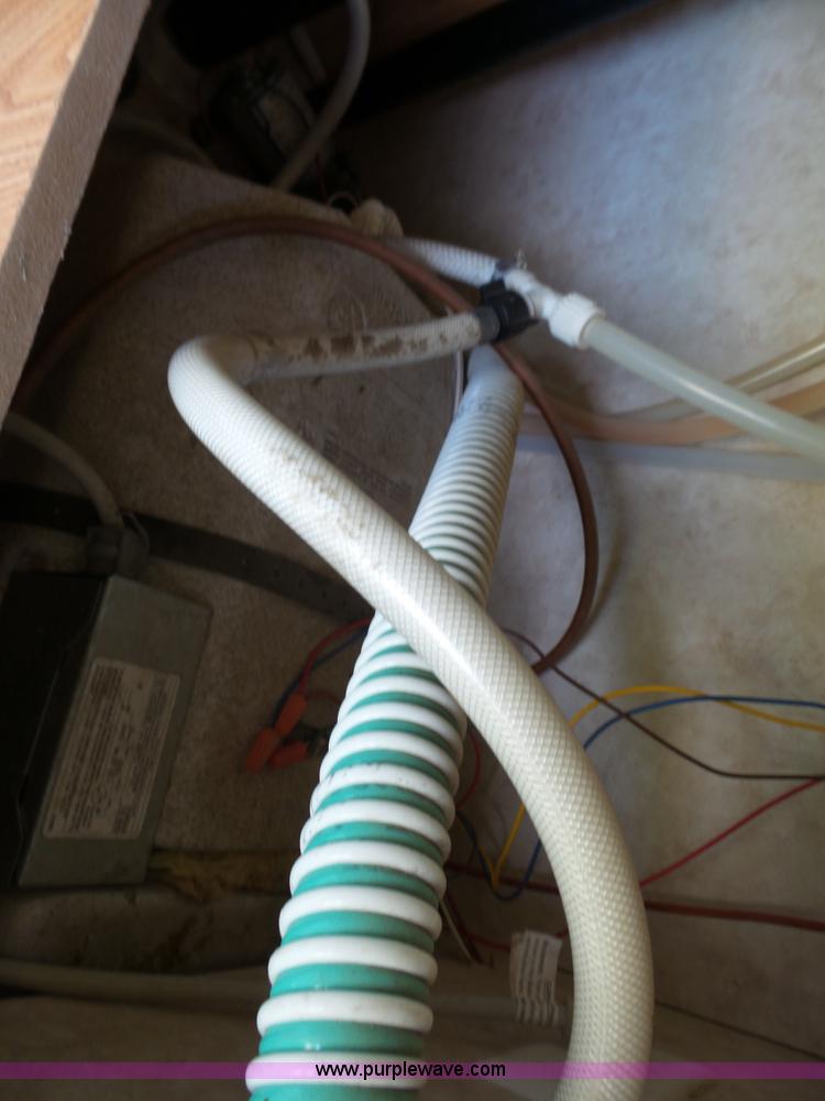 image for item J4949 2004 Cedar Creek camper