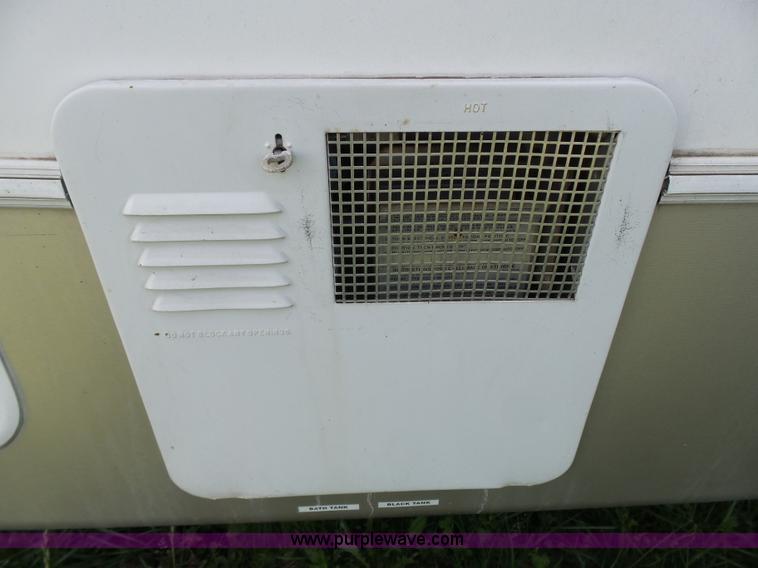 image for item J4949 2004 Cedar Creek camper