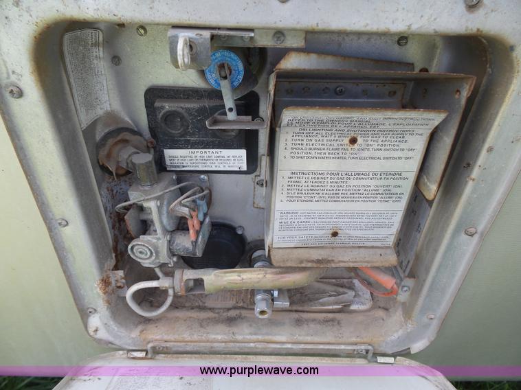 image for item J4949 2004 Cedar Creek camper