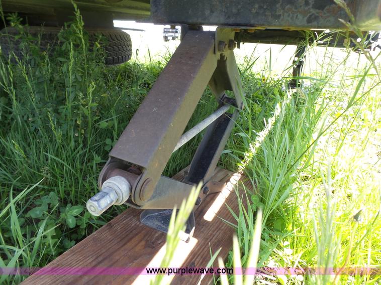 image for item J4949 2004 Cedar Creek camper