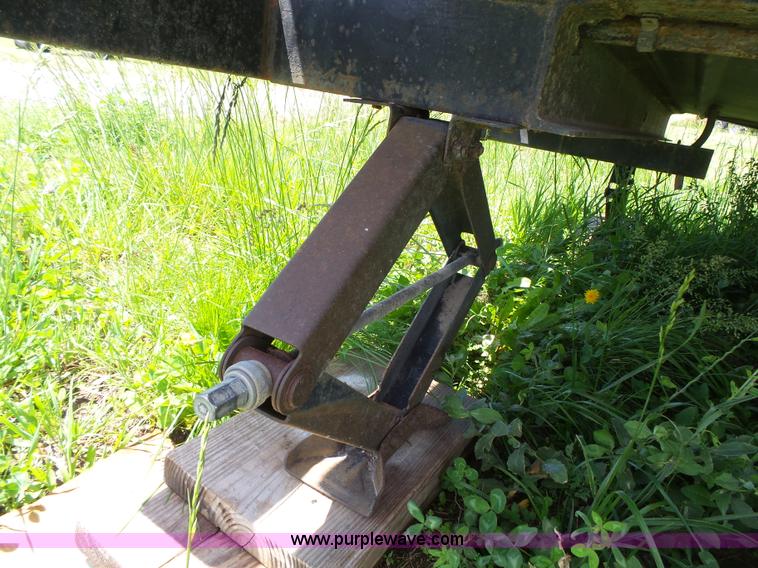 image for item J4949 2004 Cedar Creek camper