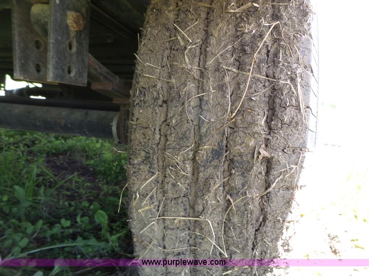 image for item J4949 2004 Cedar Creek camper