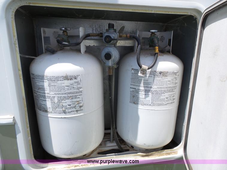 image for item J4949 2004 Cedar Creek camper