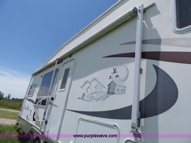 image for item J4949 2004 Cedar Creek camper