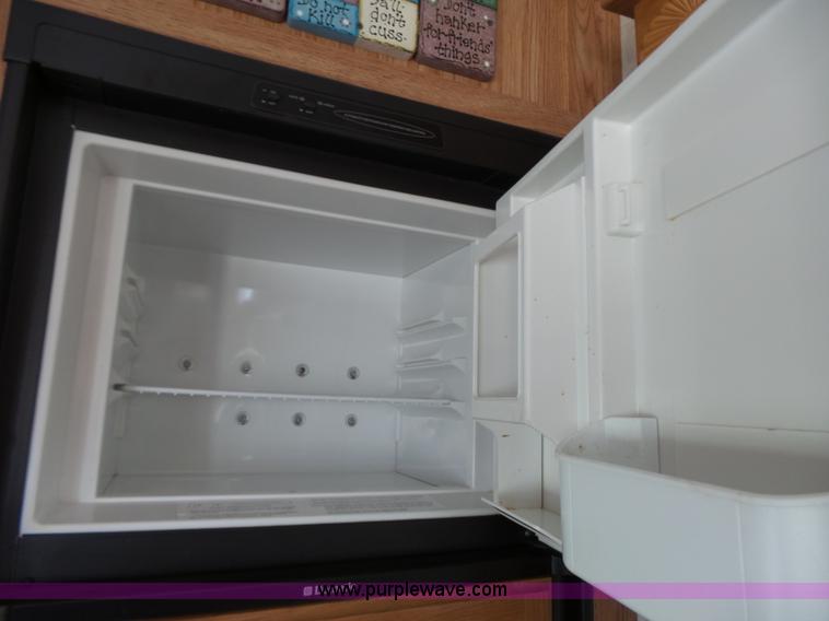 image for item J4949 2004 Cedar Creek camper