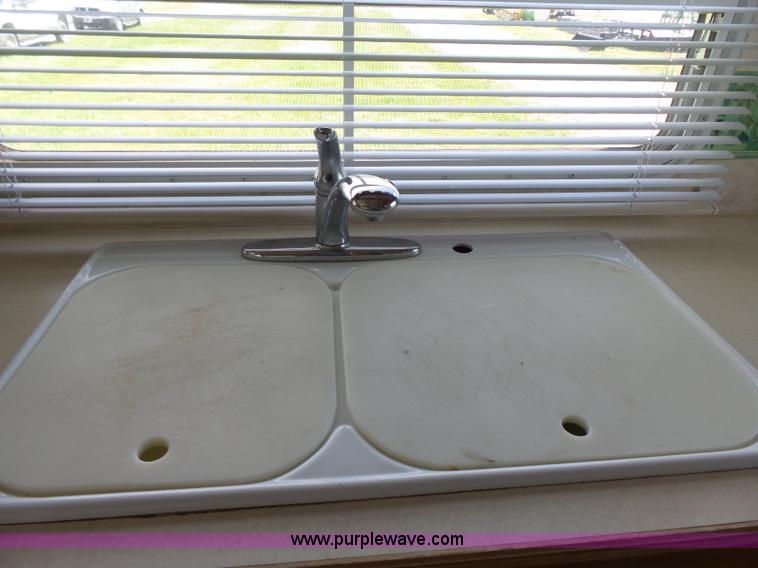 image for item J4949 2004 Cedar Creek camper