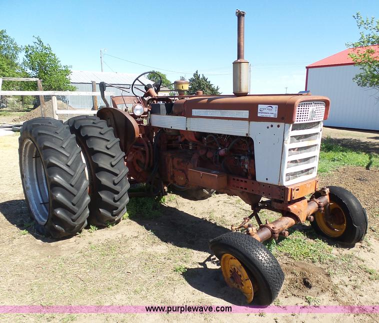 image for item J6108 International 560 tractor