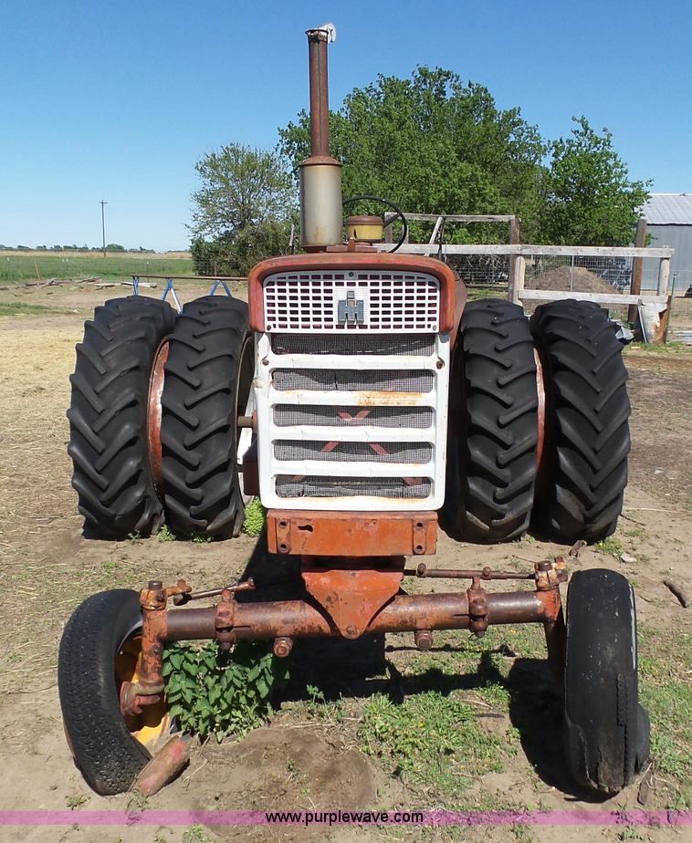 image for item J6108 International 560 tractor