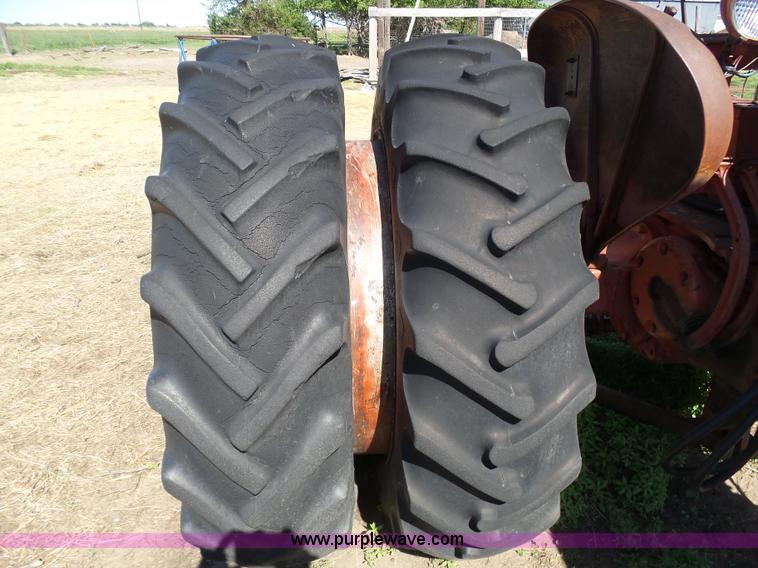 image for item J6108 International 560 tractor